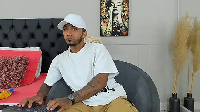 Snapshot of Robin_Rief chatting on March 23, 2025, 3:21 am Robin Rief online show from March 23, 2025, 3:21 am