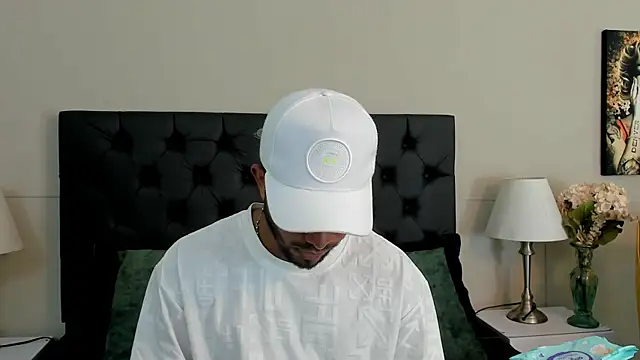 Snapshot of Robin_Rief chatting on September 14, 2025, 3:16 am Robin Rief online show from September 14, 2025, 3:16 am