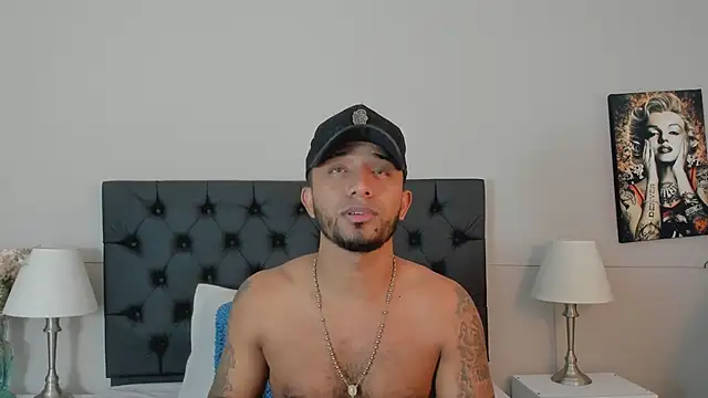 Snapshot of Robin_Rief chatting on October 4, 2025, 3:37 am Robin Rief online show from October 4, 2025, 3:37 am