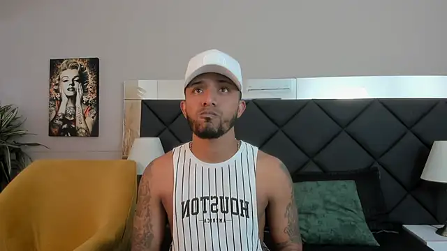 Snapshot of Robin_Rief chatting on November 8, 2025, 3:29 am Robin Rief online show from November 8, 2025, 3:29 am