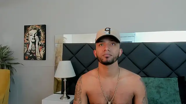 Snapshot of Robin_Rief chatting on November 9, 2025, 3:38 am Robin Rief online show from November 9, 2025, 3:38 am