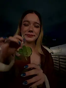 NicoleCut online show from October 12, 2025, 11:15 pm