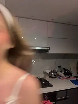 NicoleCut online show from April 1, 2026, 11:57 pm