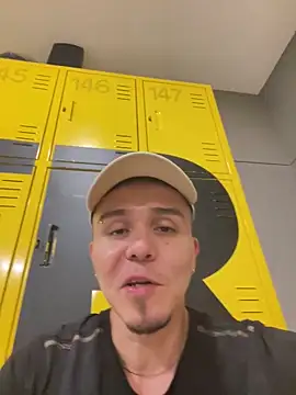 Snapshot of adam-rivera chatting on February 12, 2025, 7:02 pm adam-rivera online show from February 12, 2025, 7:02 pm