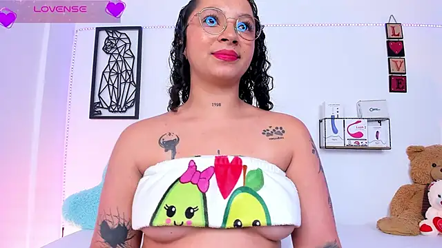 Mari Sweett online show from February 21, 2025, 1:00 am