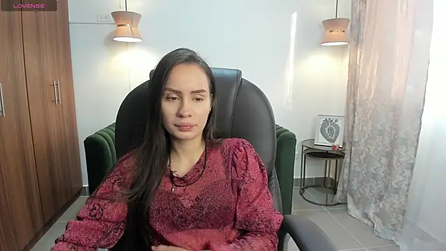 kiim sweett online show from October 9, 2025, 11:19 am