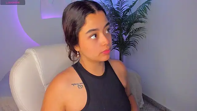 Snapshot of Ariana_Pierce chatting on October 23, 2025, 12:26 pm Ariana Pierce online show from October 23, 2025, 12:26 pm