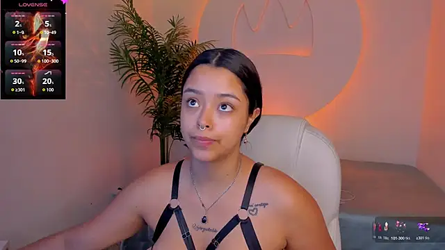 Snapshot of Ariana_Pierce chatting on December 3, 2025, 1:42 pm Ariana Pierce online show from December 3, 2025, 1:42 pm