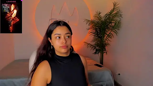 Snapshot of Ariana_Pierce chatting on December 4, 2025, 12:25 pm Ariana Pierce online show from December 4, 2025, 12:25 pm