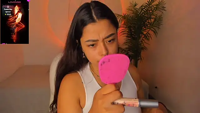 Snapshot of Ariana_Pierce chatting on December 5, 2025, 12:58 pm Ariana Pierce online show from December 5, 2025, 12:58 pm