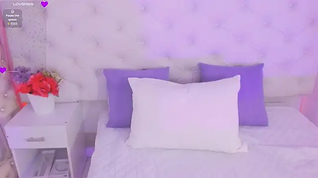 anchela-garcia1 online show from November 18, 2025, 3:16 pm