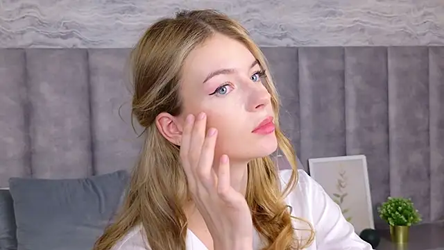 MeganMour online show from February 8, 2025, 7:38 pm