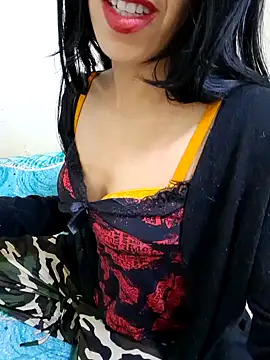 Snapshot of Linda-53 chatting on January 15, 2025, 12:30 am Linda-53 online show from January 15, 2025, 12:30 am