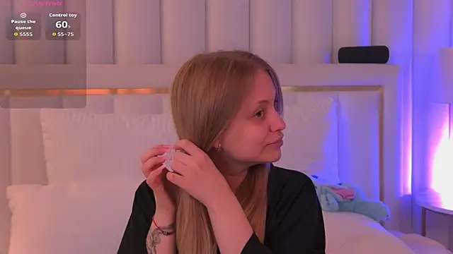 DorisHell online show from September 12, 2025, 6:08 pm