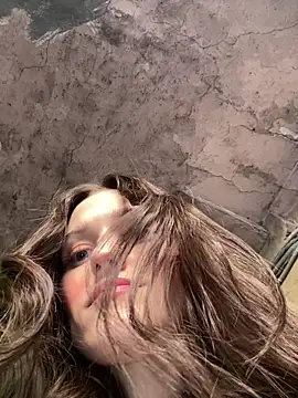 Mia Mia M online show from March 27, 2026, 2:17 pm