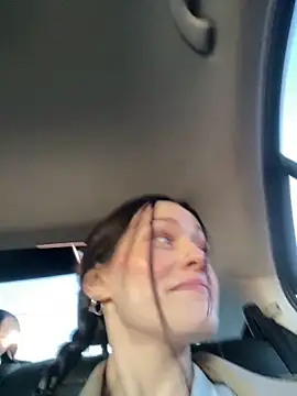 Mia Mia M online show from April 10, 2026, 4:12 pm