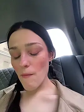 Mia Mia M online show from April 14, 2026, 3:51 pm