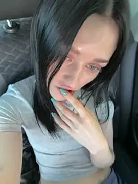 Mia Mia M online show from June 19, 2026, 2:43 pm