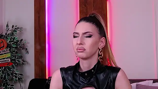 Snapshot of SkylerSpark chatting on October 30, 2025, 8:53 pm SkylerSpark online show from October 30, 2025, 8:53 pm