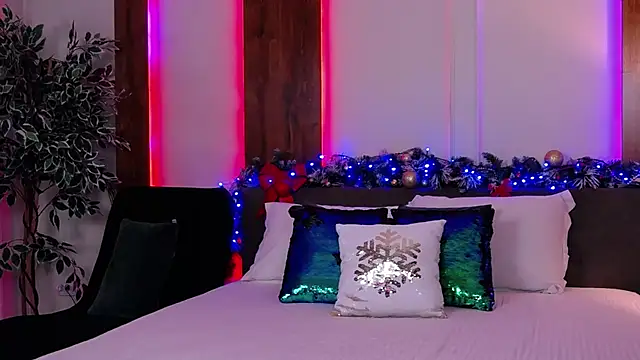 Snapshot of SkylerSpark chatting on December 21, 2025, 7:54 pm SkylerSpark online show from December 21, 2025, 7:54 pm