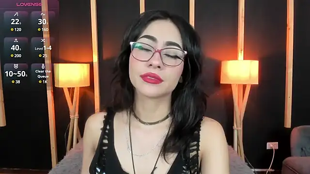 vampy dolll online show from January 9, 2025, 1:02 pm