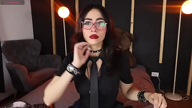 vampy dolll online show from March 22, 2025, 8:59 pm