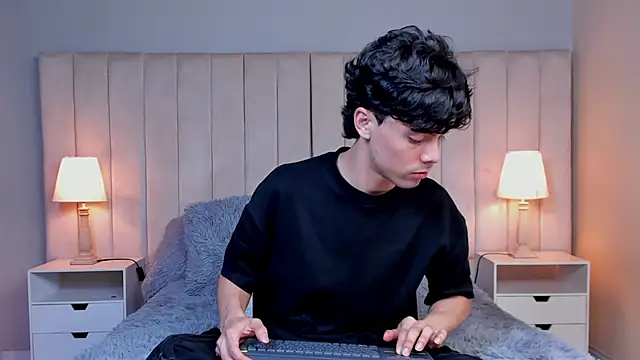 Snapshot of Dammon_Stallion chatting on February 7, 2025, 7:06 pm Dammon Stallion online show from February 7, 2025, 7:06 pm