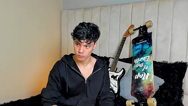 Snapshot of Dammon_Stallion chatting on March 15, 2025, 6:21 pm Dammon Stallion online show from March 15, 2025, 6:21 pm