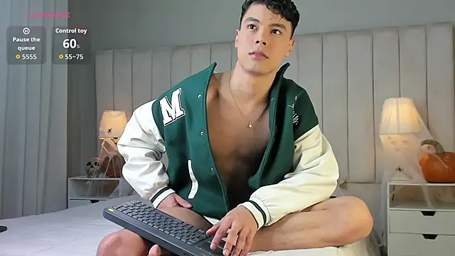 Snapshot of Dammon_Stallion chatting on October 25, 2025, 3:18 pm Dammon Stallion online show from October 25, 2025, 3:18 pm