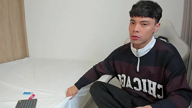 Snapshot of Dammon_Stallion chatting on January 13, 2026, 4:23 pm Dammon Stallion online show from January 13, 2026, 4:23 pm