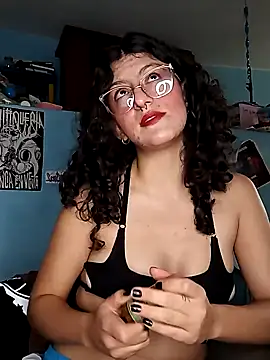 Snapshot of LoveElectra chatting on December 28, 2024, 3:26 pm LoveElectra online show from December 28, 2024, 3:26 pm