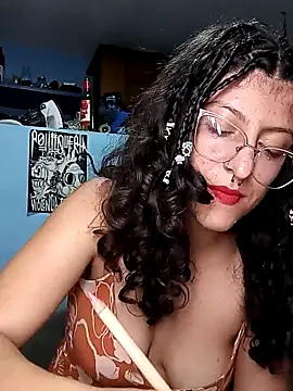 Snapshot of LoveElectra chatting on February 10, 2025, 2:41 am LoveElectra online show from February 10, 2025, 2:41 am