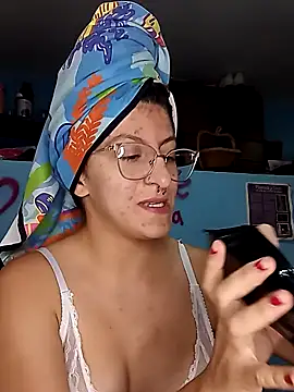 Snapshot of LoveElectra chatting on March 18, 2025, 8:59 pm LoveElectra online show from March 18, 2025, 8:59 pm