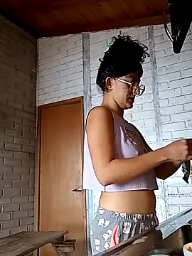 Snapshot of LoveElectra chatting on October 12, 2025, 4:28 pm LoveElectra online show from October 12, 2025, 4:28 pm