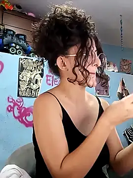 LoveElectra online show from December 16, 2025, 8:58 pm