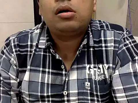 Snapshot of simpleguy1011 chatting on October 18, 2025, 2:29 pm simpleguy1011 online show from October 18, 2025, 2:29 pm