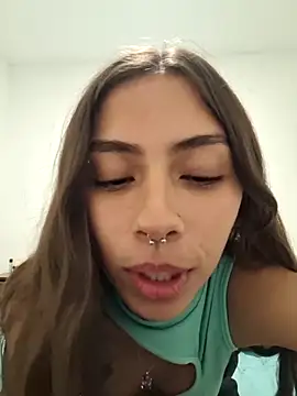 Jazmin-Cerezita online show from January 4, 2025, 1:21 am