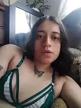 Snapshot of Yaz_Moon chatting on February 2, 2025, 2:45 pm Yaz Moon online show from February 2, 2025, 2:45 pm