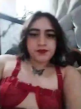 Snapshot of Yaz_Moon chatting on February 4, 2025, 12:40 am Yaz Moon online show from February 4, 2025, 12:40 am