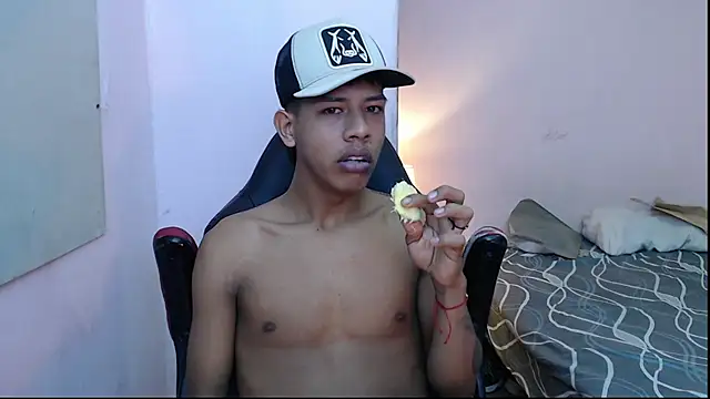 mr stiven  online show from January 8, 2025, 2:25 am