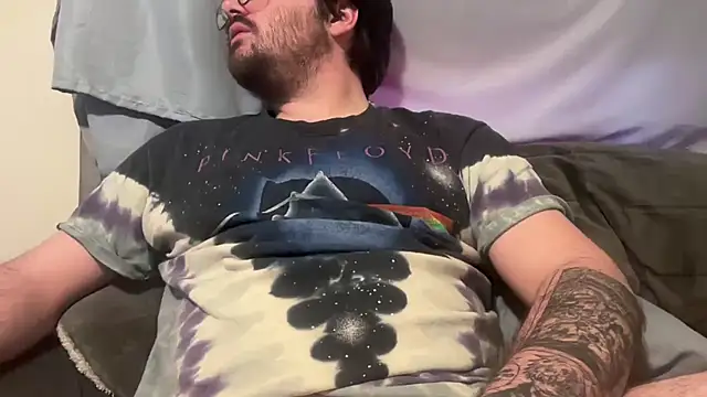 underthesun16 online show from April 21, 2026, 4:12 pm