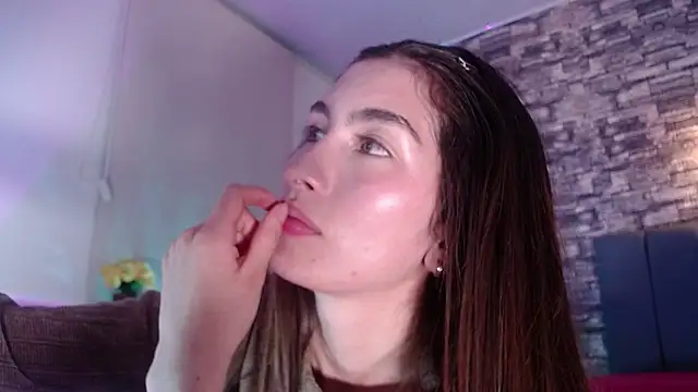 LuneObscure online show from October 29, 2025, 2:25 am