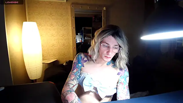 Snapshot of Julia_dolls chatting on November 14, 2025, 5:55 pm Julia dolls online show from November 14, 2025, 5:55 pm