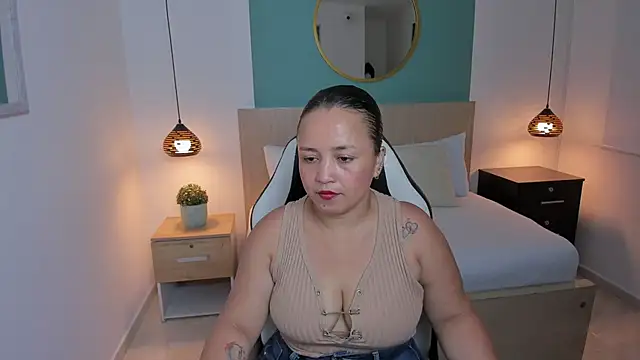 linda rios  online show from January 2, 2025, 7:07 pm