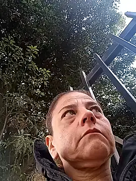 sasi luna online show from February 6, 2026, 1:25 pm