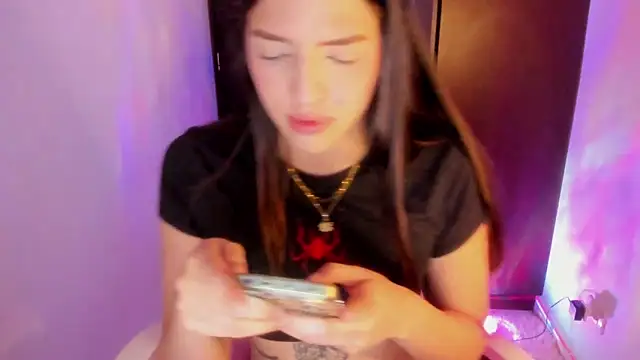 maria mendez  online show from October 21, 2025, 4:13 am