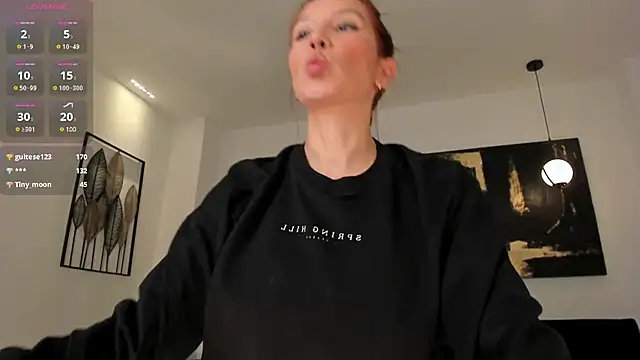 MiaFarrell  online show from February 20, 2025, 7:19 pm