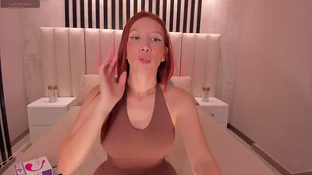 MiaFarrell  online show from March 1, 2025, 11:17 am