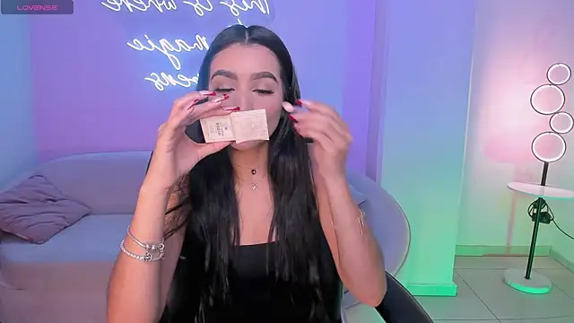 BellaCarteer  online show from December 17, 2025, 12:55 pm