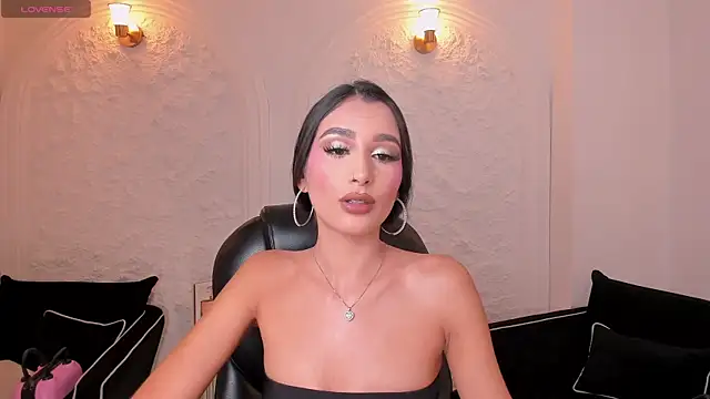Snapshot of BellaCarteer_ chatting on June 7, 2026, 11:52 pm BellaCarteer online show from June 7, 2026, 11:52 pm